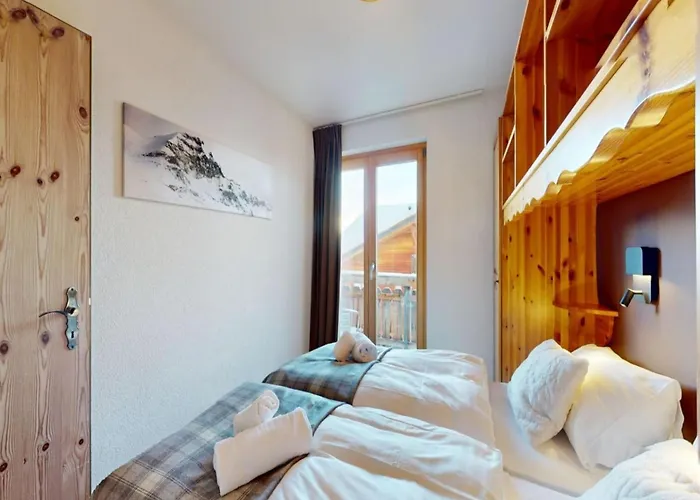 Appealing With Balcony アパート *