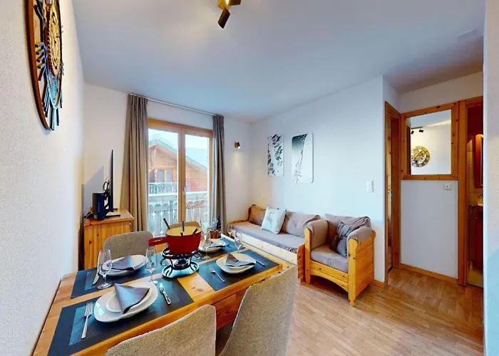 アパート Appealing With Balcony *