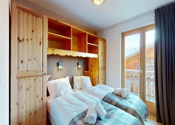 アパート Appealing With Balcony ナンダ