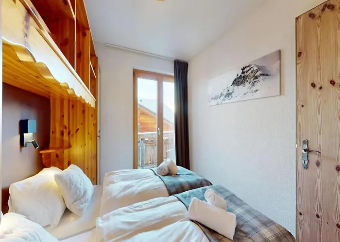 アパート Appealing With Balcony