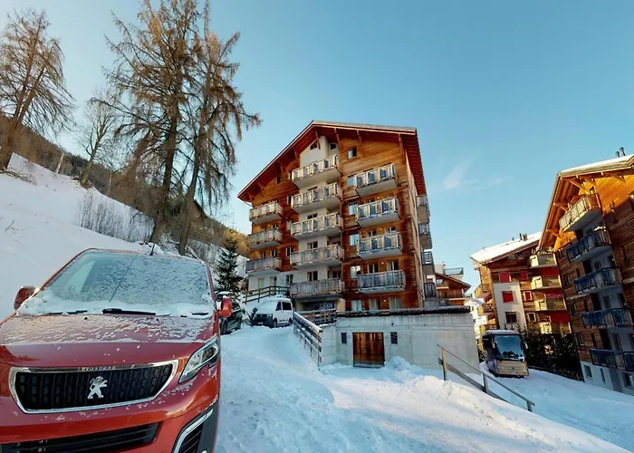 Appealing With Balcony ナンダ