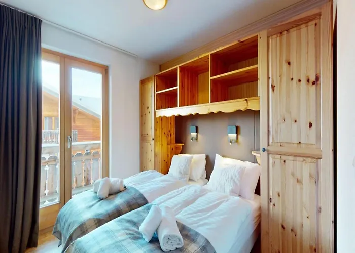 Appealing With Balcony アパート *