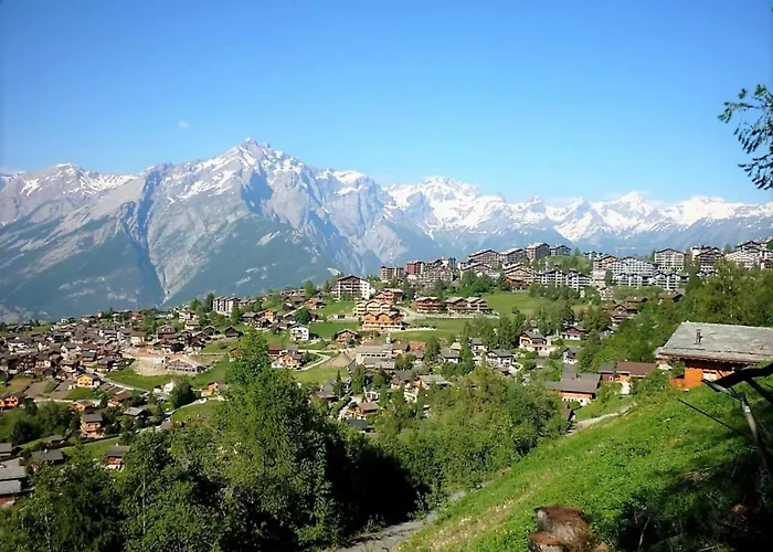 Appealing With Balcony アパート ナンダ