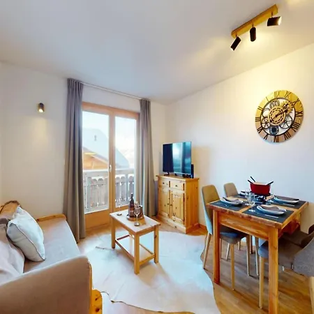 Appealing With Balcony Apartament *