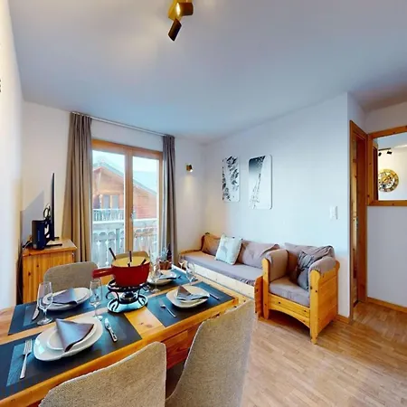 Apartman Appealing With Balcony *