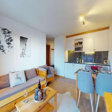 Apartman Appealing With Balcony